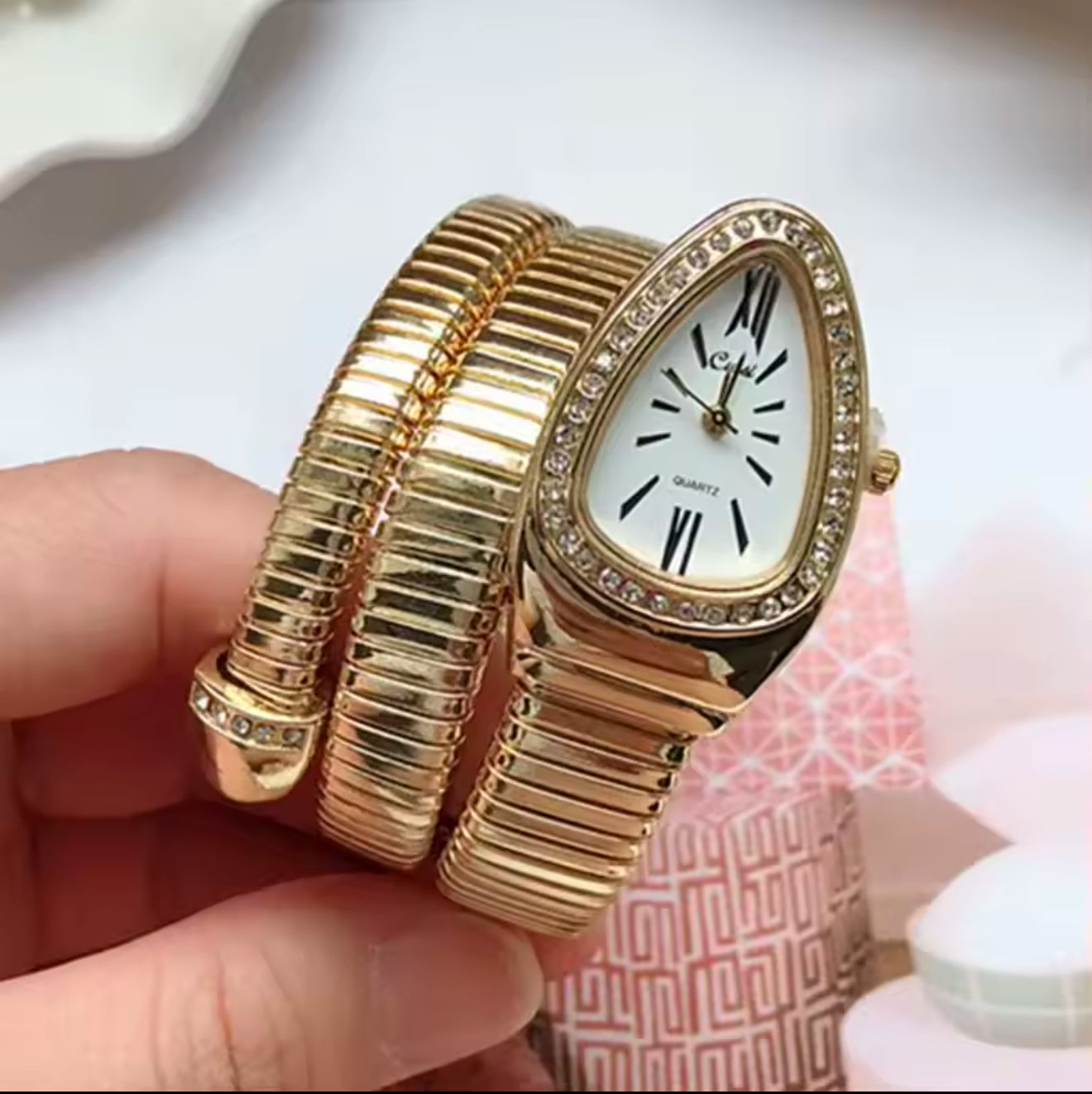 Woman Serpenti Watch Gold