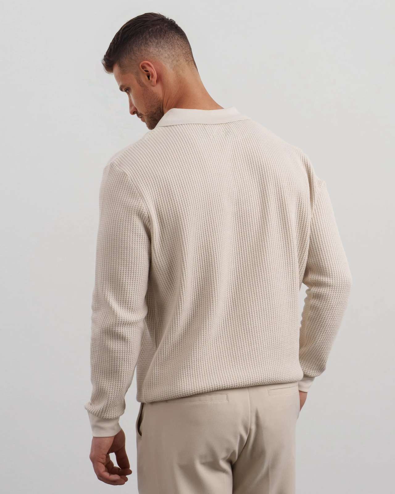 LLOYD | Classic V-Neck Sweater